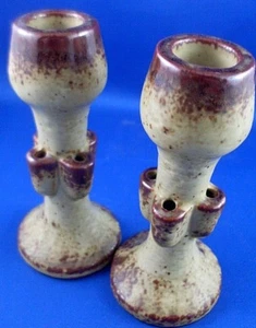 Retro Unusual HAND-CRAFTED Abstract POTTERY DINNER CANDLESTICKS DUO VG - in AUST - Imagen 1 de 6