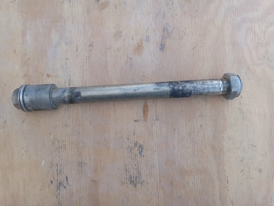 Harley Sportster Iron 883 2014-2020 rueda trasera eje perno hd69 Foto 1 de 1