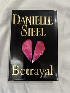 Betrayal by Danielle Steel (2012, Hardcover) - Imagen 1 de 2