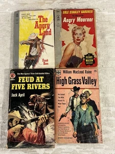 Lot of 4 Vintage Western Mystery Books. 1950s Perry Mason And More -- 8598 - Picture 1 of 6