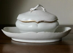 Superbe sucrier en porcelaine de Boissettes époque 18ème, Louis XV / Vieux Paris - Photo 1/12
