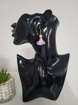 Ohringe Damen  Mit Lila Blume Und Weiße Perlen  - Bild 1 von 3