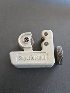SUPERIOR TOOL PIPE OR TUBE CUTTER 1/4” to 1. 1/8” 3MM TO 28MM WORKING CONDITION - Picture 1 of 6