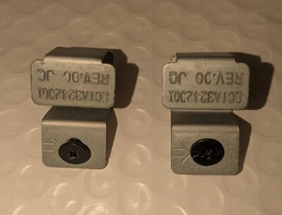 Juego de montaje de soporte de pared para TV Toshiba con tornillos ECTA324200I Foto 1 de 2