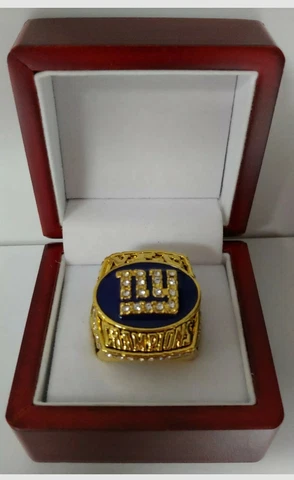 New York Giants - 2000 NFC Championship Ring With Wooden Box Cover
