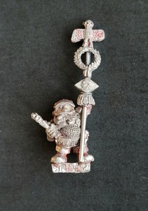 Vintage Metal Squat Standard Bearer Warhammer Citadel Space Dwarf