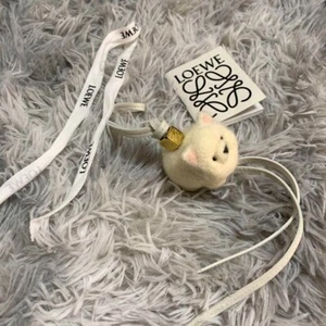 Authentic LOEWE Bag Charm Key Chain Dog chow chow Leather Felt White Used - Picture 1 of 6