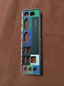 Schermo I/O Dell OEM / piastra posteriore per computer Dell Vostro 230 - Foto 1 di 1