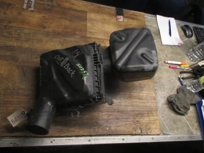 Conjunto de carcasa de filtro limpiador de admisión de aire Subaru Legacy 2010-2014 2,5 L Foto 1 de 4