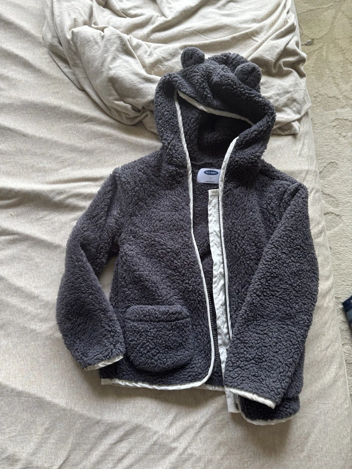 Sudadera con Capucha Unisex Sherpa Gris Cálido Talla 5 - Azul Marino Antiguo Usada en Excelente Condición Foto 1 de 1