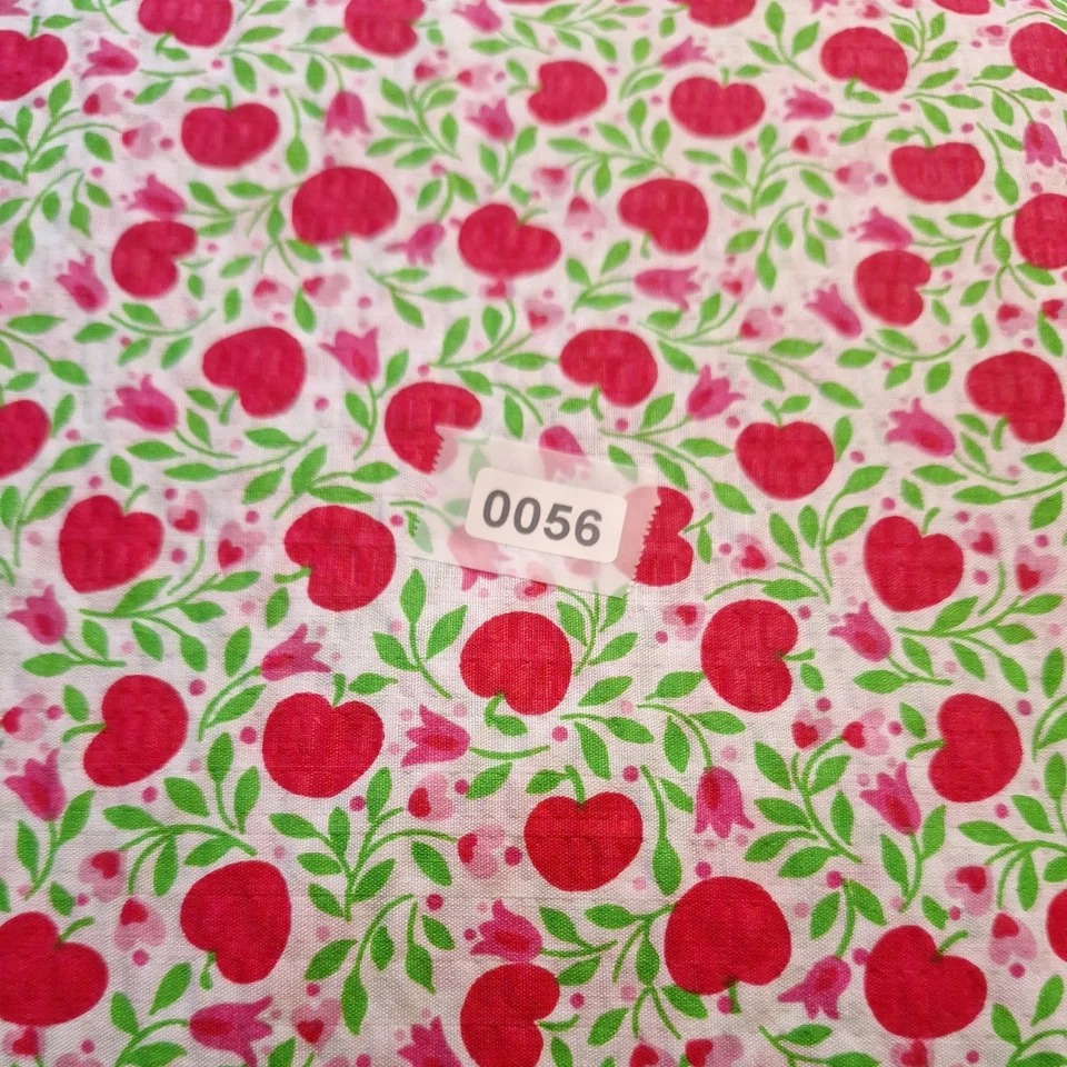 Tela Tutti Frutti 2+ 3/4 Yardas Cerezas Rojas en Ropa Blanca Artesanía Costura  Foto 1 de 1