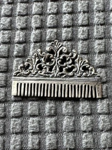 Piccolo pettine antico in argento sterling - ornato - marcato - 6,9 grammi - Foto 1 di 3