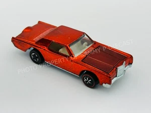 Hot Wheels Redline CUSTOM CONTINENTAL Red US White Interior Very Nice !!! - Picture 1 of 6