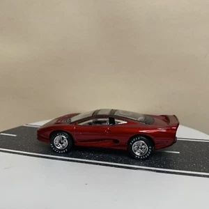 Matchbox Premiere Collection World Class Jaguar XJ220 Dark Red Mtflk 1:64 NM - Picture 1 of 13