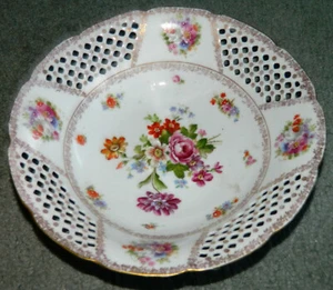 ANTIQUE 1911? SCHIERHOLZ / PLAUE OF GERMANY PORCELAIN FLORAL WEAVE BOWL w/ Roses - Picture 1 of 6
