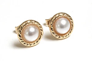 9ct Gold Pearl Button Studs earrings Gift Boxed Made in UK - Picture 1 of 5