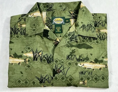 Camisa con botones Cabelas para hombre L manga corta pesca estampado por todas partes Foto 1 de 4