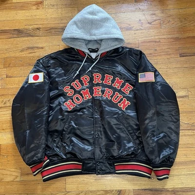 Chaqueta con capucha de satén Supreme Homerun Foto 1 de 4