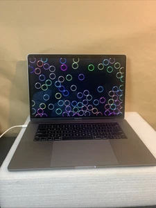 MacBook Pro 15” A1990 Apple O/S 15.4 Sequoia 2018 512 GB HD SSD - Afbeelding 1 van 9