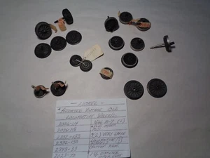 LIONEL OLD VINTAGE CAST LOCOMOTIVE WHEELS ASSORTMENT. 19 WHEELS. SEE LIST. - Picture 1 of 9
