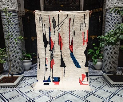 Alfombra bereber marroquí Azilal - Diseño abstracto - Blanco cremoso - 4'10" x 8' Foto 1 de 4