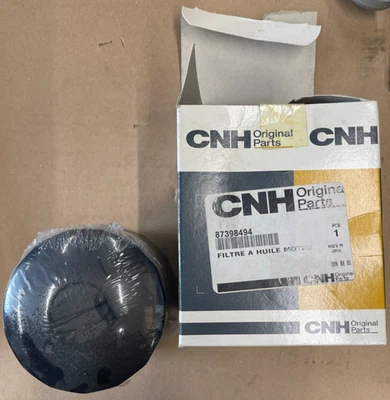 87398494 Case IH Engine Oil Filter - Image 1 of 4