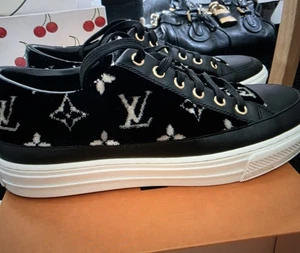 LOUIS VUITTON VELVET LEATHER TRAINERS 100% GENUINE BLACK AND WHITE LV PRINT - Picture 1 of 14