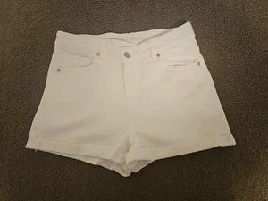 NWT American Eagle  Women's Stretch Shorts White  Size 8 Mom Short - Picture 1 of 18