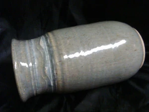 Neutral Studio Handcrafted Ceramic Vase Signed Harriet Levy - Picture 1 of 8