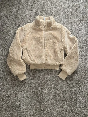 Chaqueta Sherpa Al Yoga Foxy SIN SUDADERA CON CAPUCHA Camel Talla Pequeña Foto 1 de 4