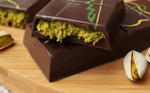 Original Dubai Milk Chocolate with Real Pistachios& Kataifi Snack Dessert/ 265g. - Picture 1 of 1
