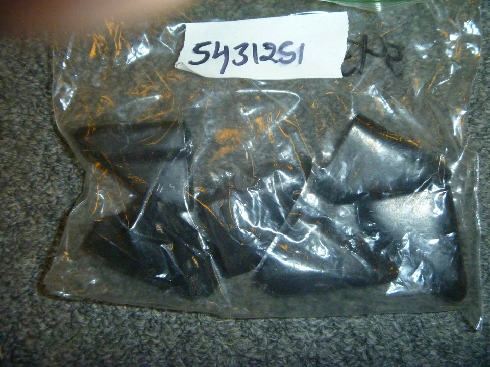 Tapa de parachoques derecha para moto de nieve Polaris Indy 340 Deluxe 2000-2002 5431251 OEM nueva Foto 1 de 1