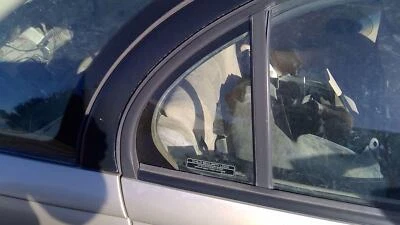 Saturn Sw2 1996-2000 pasajero ventana de ventilación trasera derecha puerta trasera vidrio con marco Foto 1 de 4