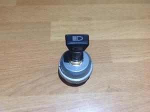 Light switch to fit Ford 2000,3000,4000,3600,4100,4610,6600,7610,TW10,TW20 etc - Picture 1 of 3