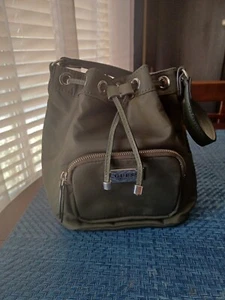 Guess bucket shoulder bag Olive Green Color - Picture 1 of 4