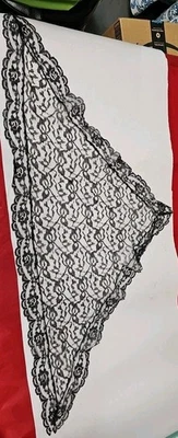 Cachecol mantilha capela náilon preto vintage da década de 1970, véu de igreja capela - Imagem 1 de 4