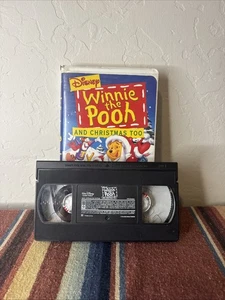 Winnie the Pooh and Christmas Too (VHS, 1997) - Foto 1 di 4