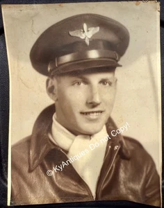 WWII US ARMY AIR CORP PILOT PHOTO B-29 BOMBER DISTINGUISHED FLYING CROSS MEDAL - Picture 1 of 3