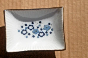 Otagiri Porzellan Schmuck Schale blaue Blumen 3,5 Zoll Folie Etikett OMC Japan - Bild 1 von 3