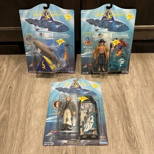 1994 Playmates SeaQuest DSV Darwin the Dolphin ,Dr. Z, Regulator New Sealed - Picture 1 of 10