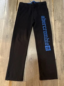 abercrombie schwarze Jogginghose mit blauem Logo Gr. 11/12 - Bild 1 von 3