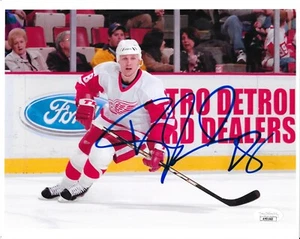 Igor Larionov signed Detroit Red Wings 8x10 photo autographed JSA - Picture 1 of 2