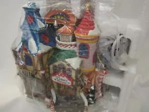 Lemax Clause Manor Retired Lighted House VERY RARE - Picture 1 of 7