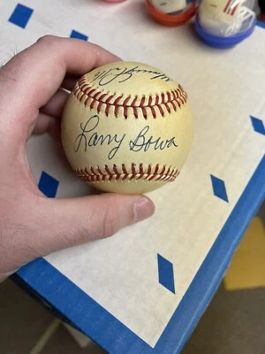Larry Bowa Manny Trillo Firmado Rawlings ONL Béisbol Charles Feeney, Presidente Foto 1 de 4