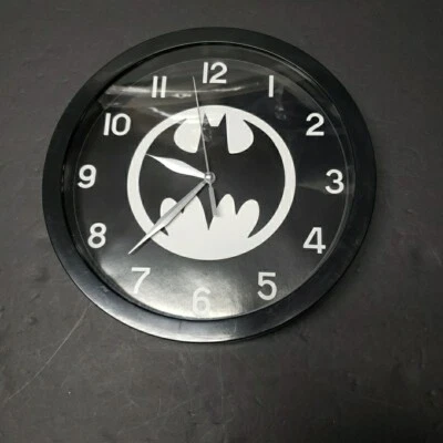 Batman Wall Clock AA Battery Operated DC Comics Quartz Oscillator Plastic Casing - Image 1 of 4
