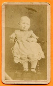 CDV Elkhorn, WI, Ritratto di un bambino, di Graham, circa 1880 - Foto 1 di 3