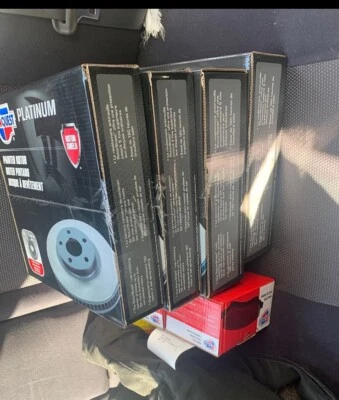 Subaru Impreza RS 2002 - Pastillas de freno y rotores Carquest sin abrir Foto 1 de 2