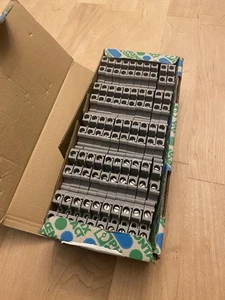 Phoenix Contact 3004524 UK 6N Terminal Block Box of 50 - Picture 1 of 2