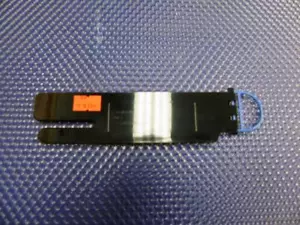 Dell Precision T3500 Workstation Optical Drive Latch Dell P/N: M8040 - Bild 1 von 3