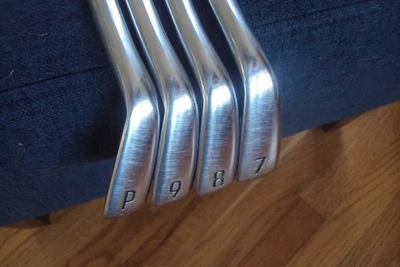 Titleist 2021 T300 irons 7-PW AMT Red R300 regular steel std length. - Image 1 of 4